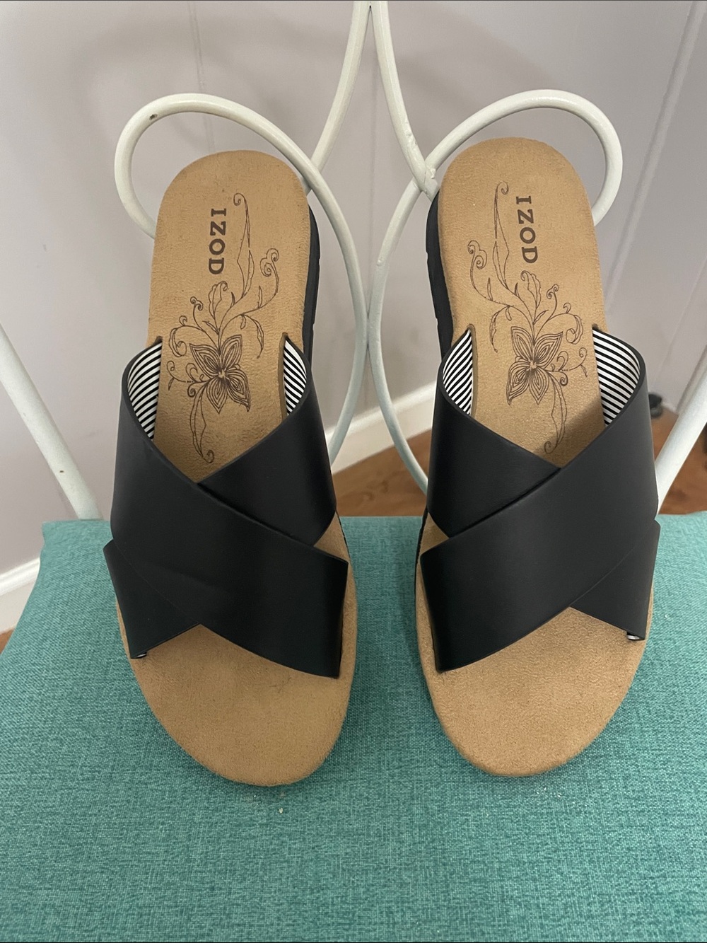 Izod Women's Black Crisscross Slide Mules